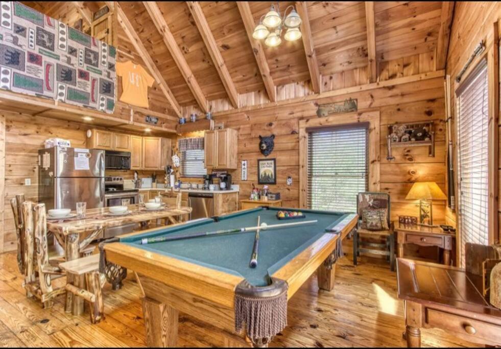 Lazy Bear Cabin Севьервилл Экстерьер фото