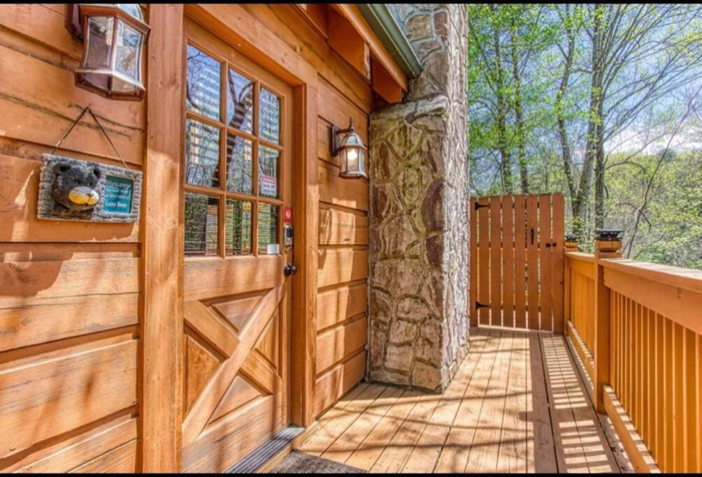 Lazy Bear Cabin Севьервилл Экстерьер фото