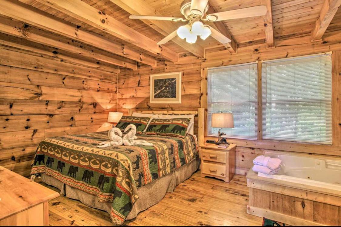 Lazy Bear Cabin Севьервилл Экстерьер фото